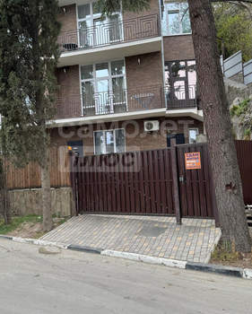Дом 230м², 3-этажный, участок 3 сот.  