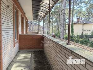 Дом 690м², 3-этажный, участок 13 сот.  