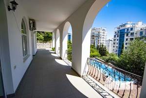 Дом 356м&sup2;, 3-этажный, участок 10 сот.  