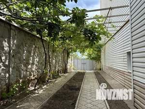 Дом 400м&sup2;, 3-этажный, участок 6 сот.  