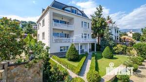 Дом 790м&sup2;, 3-этажный, участок 10 сот.  