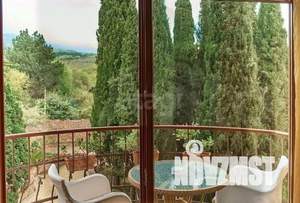 Дом 1136м&sup2;, 4-этажный, участок 120 сот.  