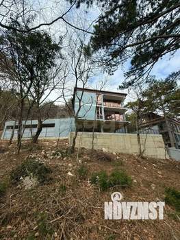 Дом 220м², 2-этажный, участок 3 сот.  