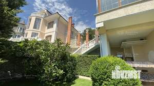 Дом 530м&sup2;, 4-этажный, участок 10 сот.  