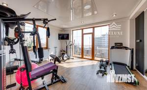 Дом 285м&sup2;, 3-этажный, участок 12 сот.  