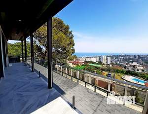 Коттедж 270м&sup2;, 3-этажный, участок 8 сот.  