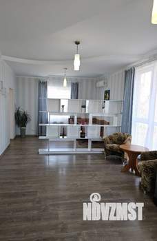 Дом 260м², 3-этажный, участок 7 сот.  