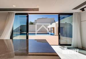 Дом 570м&sup2;, 2-этажный, участок 20 сот.  