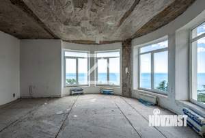 Дом 500м&sup2;, 4-этажный, участок 15 сот.  