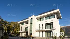 Дом 1200м&sup2;, 3-этажный, участок 37 сот.  