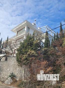 Коттедж 475м&sup2;, 4-этажный, участок 4 сот.  