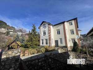 Дом 223м&sup2;, 3-этажный, участок 15 сот.  