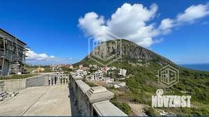 Дом 900м&sup2;, 4-этажный, участок 20 сот.  