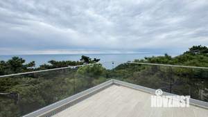 Дом 933м&sup2;, 2-этажный, участок 14 сот.  