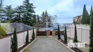 Дом 916м&sup2;, 4-этажный, участок 40 сот.  