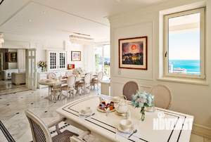 Дом 890м², 3-этажный, участок 20 сот.  