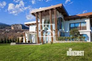 Дом 521м&sup2;, 2-этажный, участок 30 сот.  