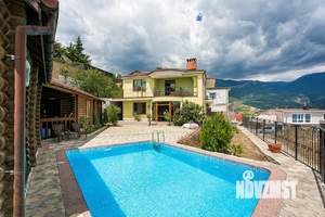 Дом 300м², 3-этажный, участок 7 сот.  