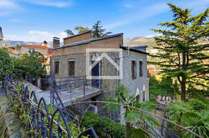 Дом 320м&sup2;, 3-этажный, участок 10 сот.  