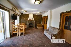 Дом 356м&sup2;, 3-этажный, участок 10 сот.  