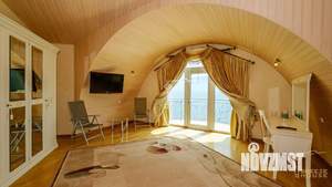 Дом 1391м&sup2;, 4-этажный, участок 39 сот.  