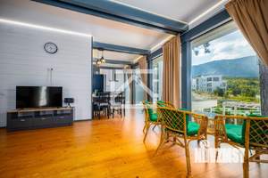 Дом 905м&sup2;, 3-этажный, участок 30 сот.  