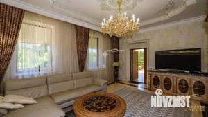 Дом 410м², 3-этажный, участок 14 сот.  