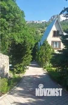 Дом 700м², 3-этажный, участок 16 сот.  