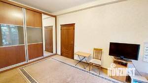 Дом 490м&sup2;, 3-этажный, участок 5 сот.  