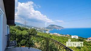 Дом 285м², 2-этажный, участок 3 сот.  