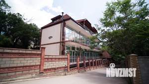 Дом 600м², 3-этажный, участок 6 сот.  