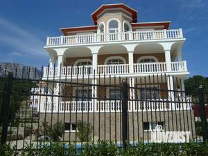 Коттедж 470м&sup2;, 3-этажный, участок 10 сот.  