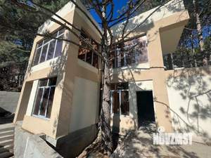 Дом 255м&sup2;, 3-этажный, участок 4 сот.  