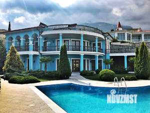 Дом 409м&sup2;, 2-этажный, участок 9 сот.  