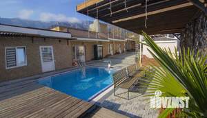 Дом 170м&sup2;, 3-этажный, участок 7 сот.  