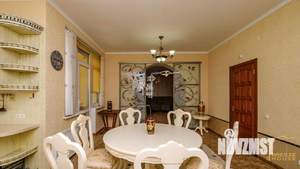 Дом 350м², 3-этажный, участок 20 сот.  