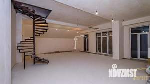 Дом 916м&sup2;, 4-этажный, участок 40 сот.  