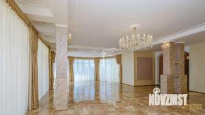 Дом 708м&sup2;, 3-этажный, участок 21 сот.  