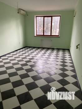 Дом 687м², 4-этажный, участок 15 сот.  