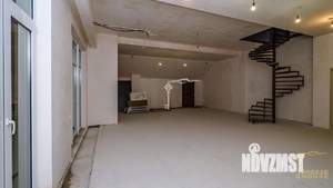 Дом 916м&sup2;, 4-этажный, участок 40 сот.  