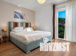 Дом 280м&sup2;, 2-этажный, участок 16 сот.  