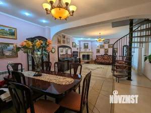 Дом 225м&sup2;, 3-этажный, участок 3 сот.  