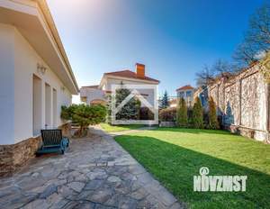 Дом 463м&sup2;, 2-этажный, участок 21 сот.  