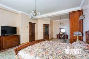 Дом 1500м², 4-этажный, участок 42 сот.  