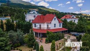 Дом 410м², 3-этажный, участок 14 сот.  