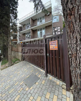 Дом 230м², 3-этажный, участок 3 сот.  