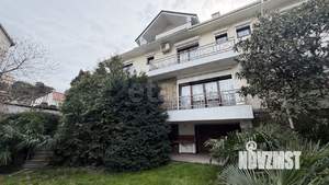 Дом 303м&sup2;, 3-этажный, участок 7 сот.  