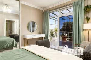 Таунхаус 140м², 2-этажный, участок 2 сот.  