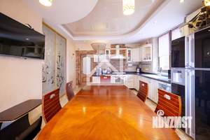 Дом 395м&sup2;, 4-этажный, участок 6 сот.  