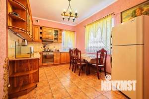 Дом 357м&sup2;, 3-этажный, участок 4 сот.  